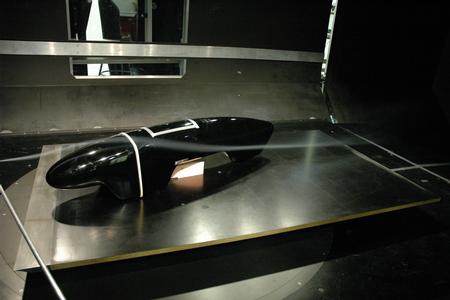 Visualisation of the air flow around the second scale 1:2 windtunnel model (September 2004)
